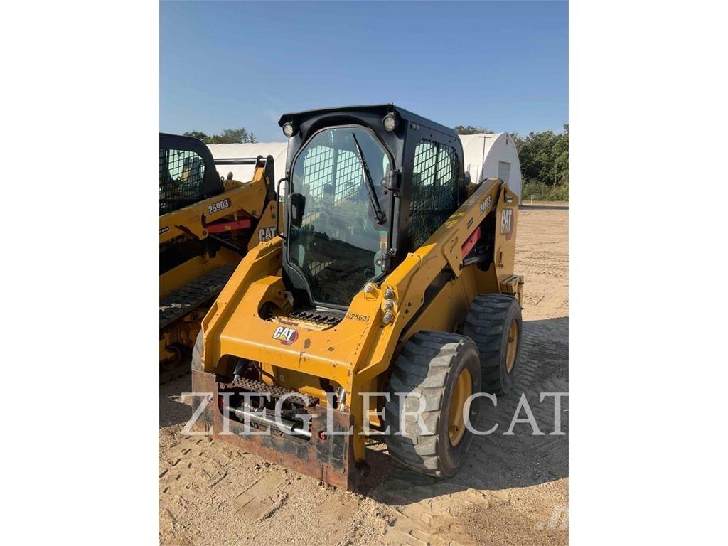 CAT 246D3 スキッドステアローダー