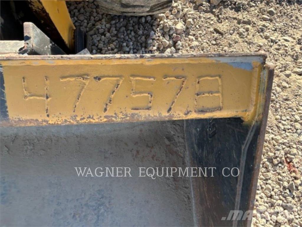 CAT 246D3 スキッドステアローダー