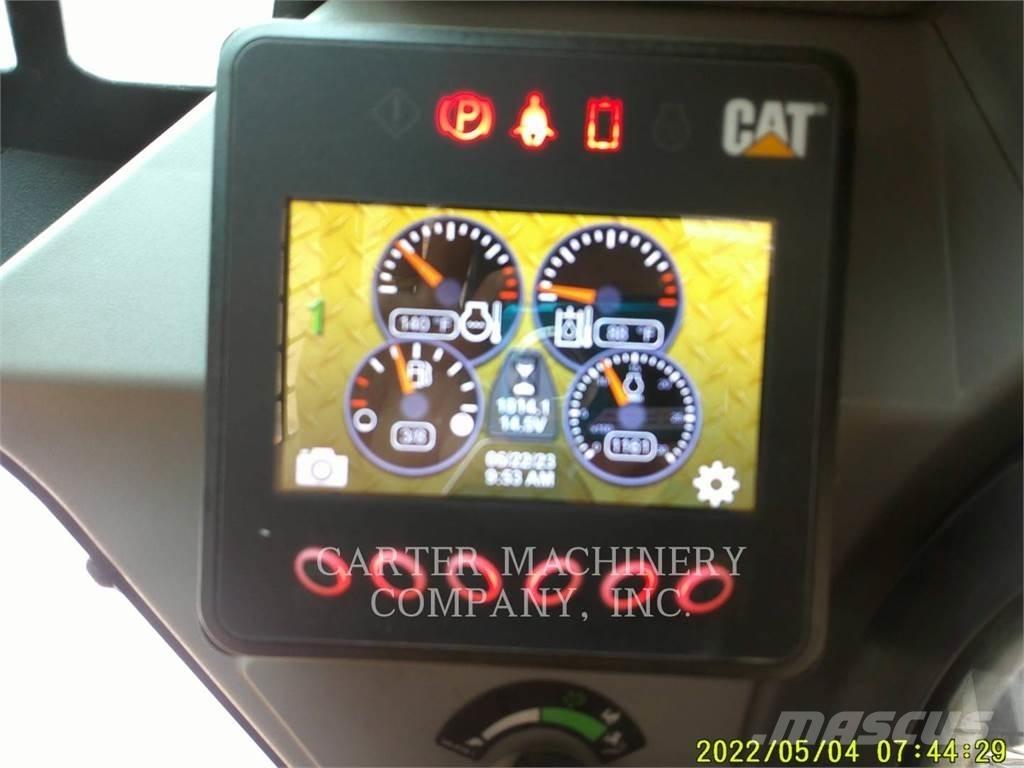 CAT 246D3 AC スキッドステアローダー