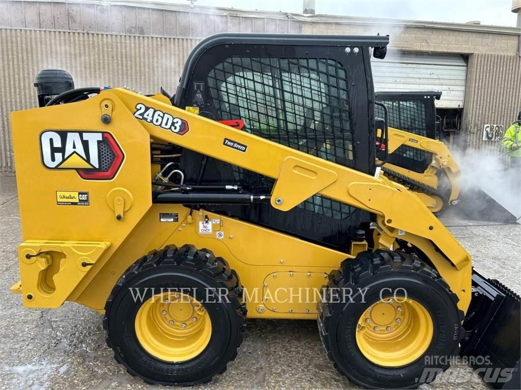 CAT 246D3 C3H2 スキッドステアローダー