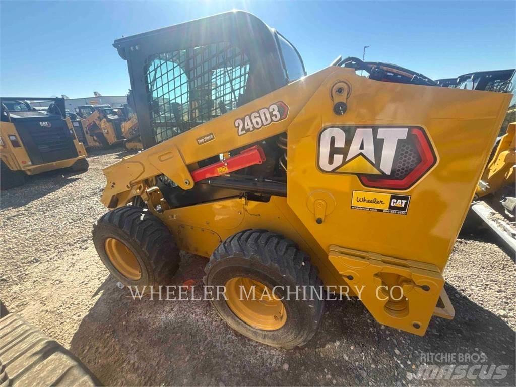 CAT 246D3 C3H2 スキッドステアローダー