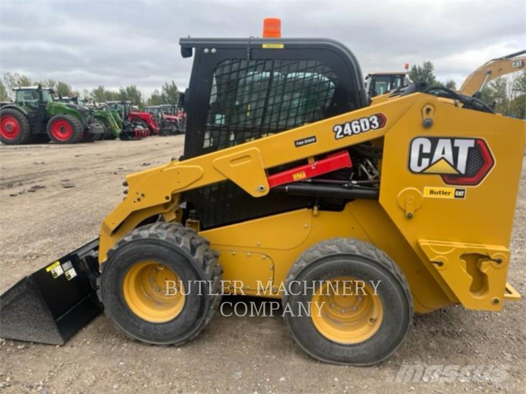 CAT 246D3 C3H2 スキッドステアローダー