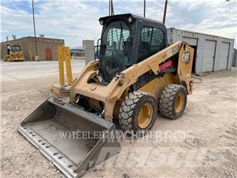 CAT 246D3 C3H2 スキッドステアローダー