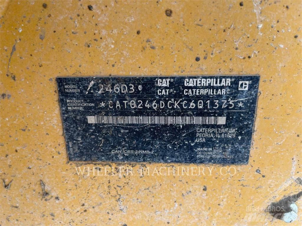 CAT 246D3 C3H2 スキッドステアローダー