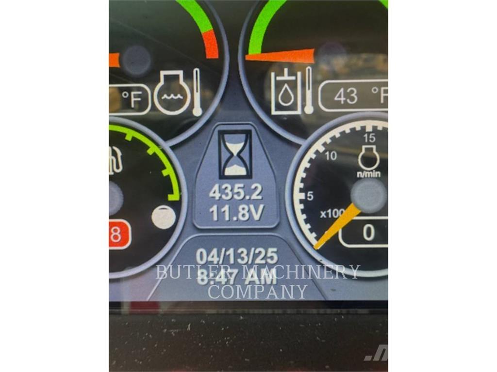 CAT 246D3 C3H3 スキッドステアローダー