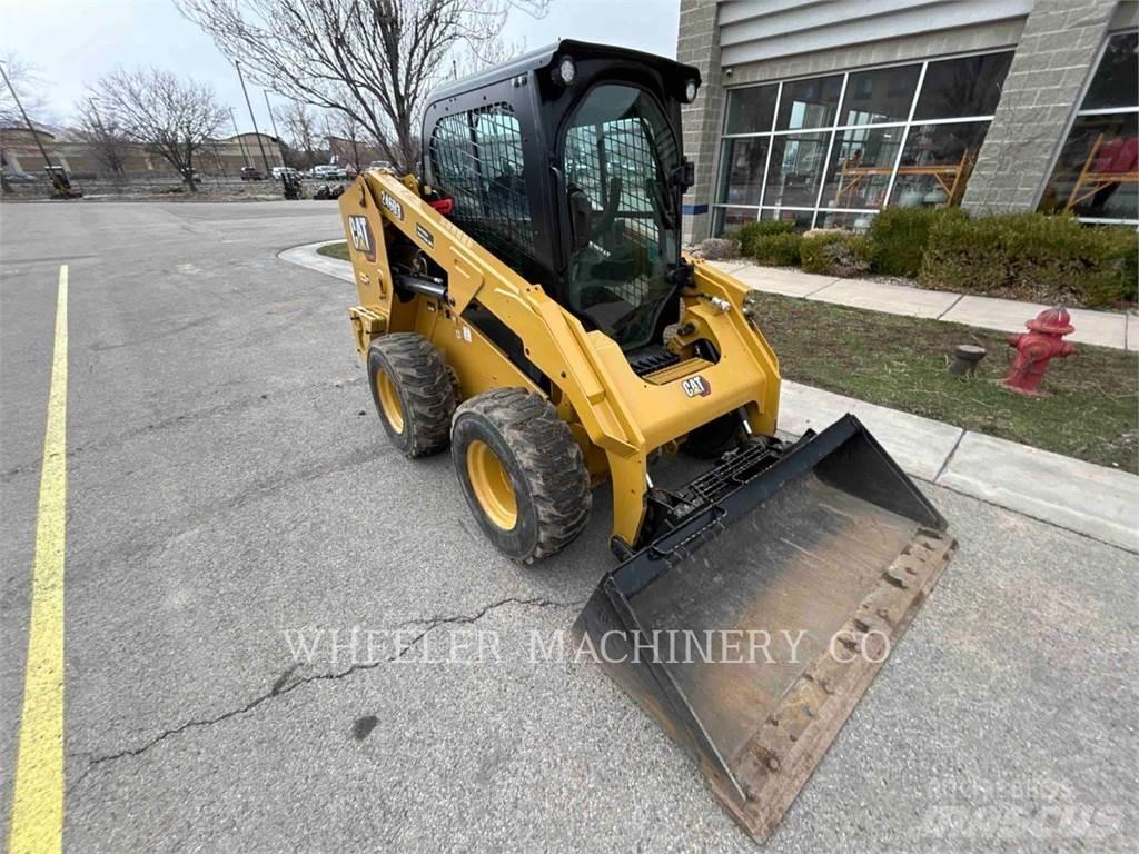 CAT 246D3 C3HF スキッドステアローダー