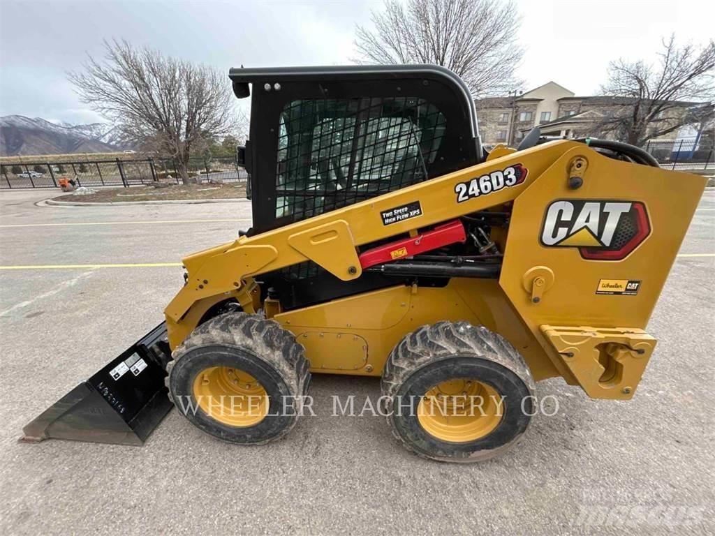 CAT 246D3 C3HF スキッドステアローダー