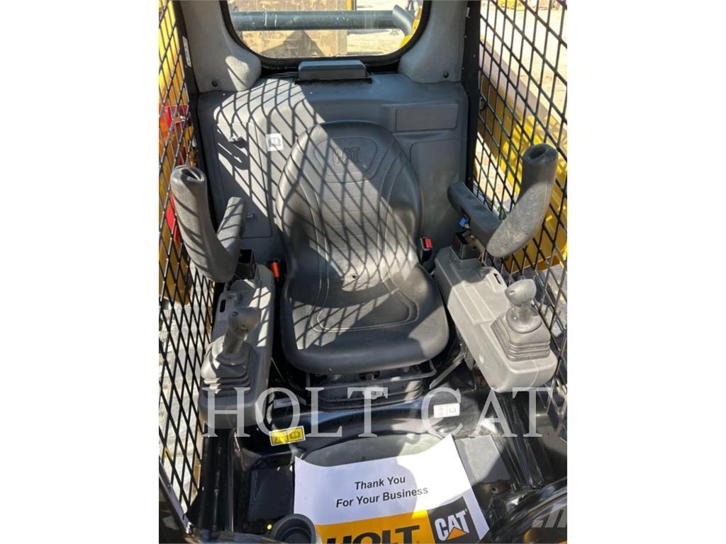CAT 249D スキッドステアローダー