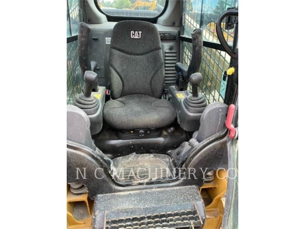 CAT 249D H2CB スキッドステアローダー