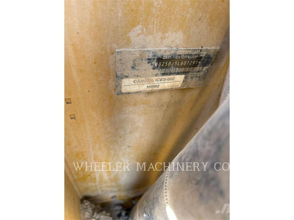 CAT 250 C3H2 スキッドステアローダー
