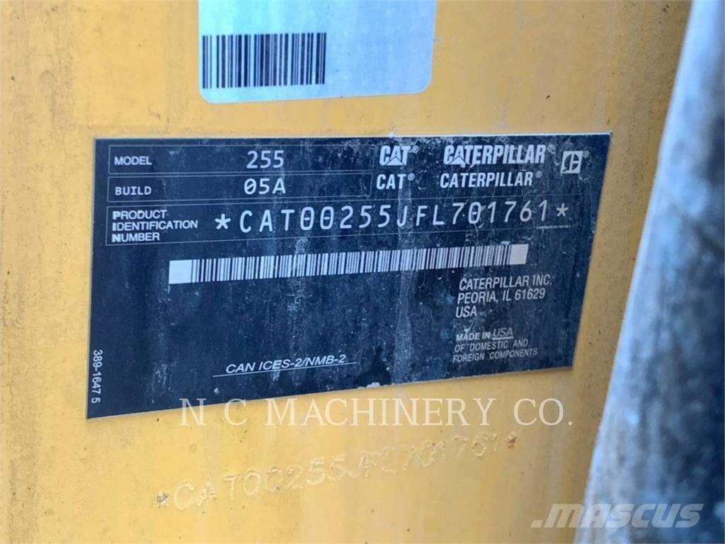 CAT 255 HP3CB スキッドステアローダー