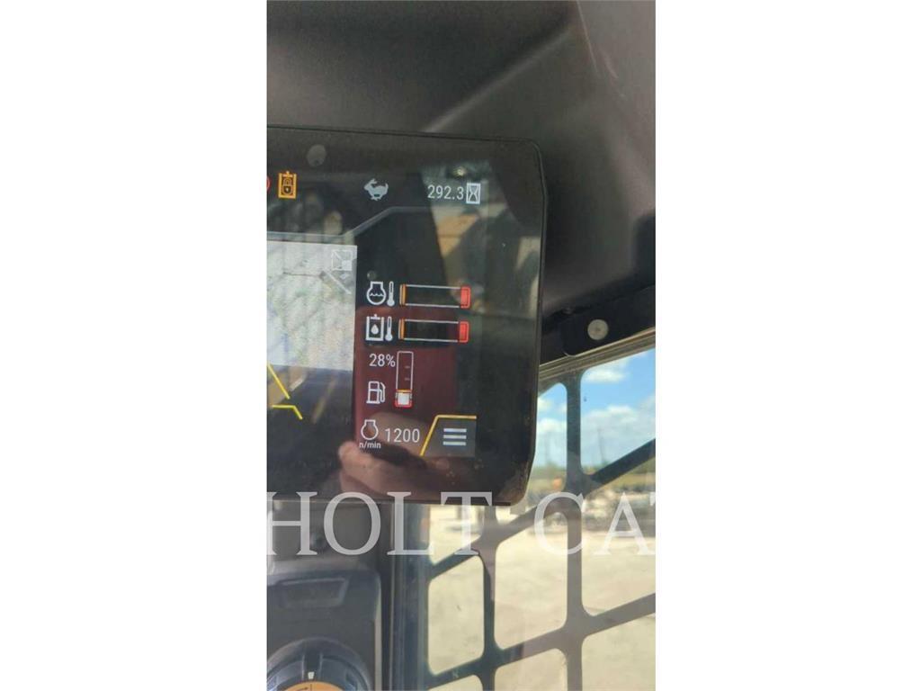 CAT 255 XPS スキッドステアローダー