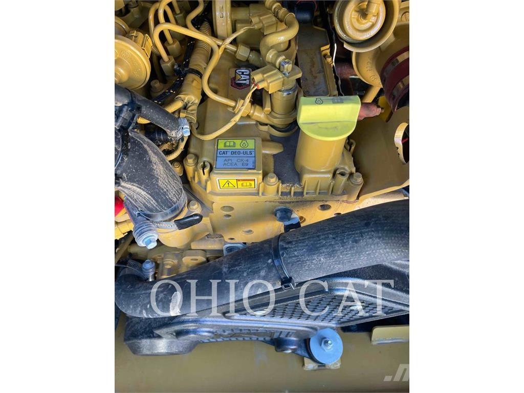 CAT 25505 スキッドステアローダー