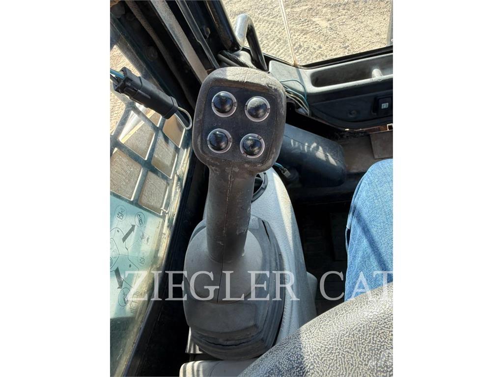 CAT 257B クローラーローダー