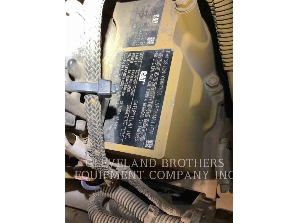 CAT 259D HF スキッドステアローダー