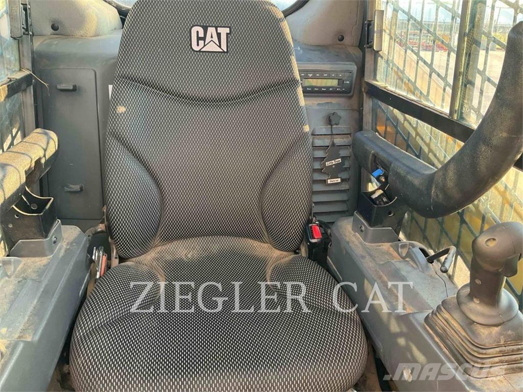 CAT 259D3 クローラーローダー