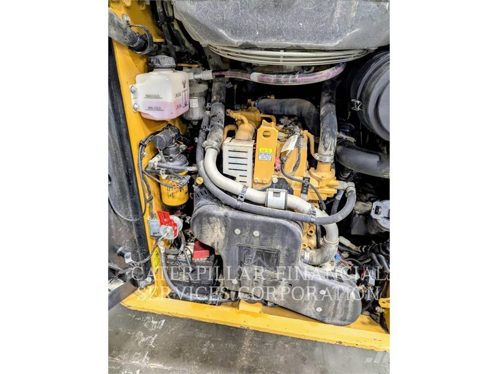 CAT 259D3 クローラーローダー