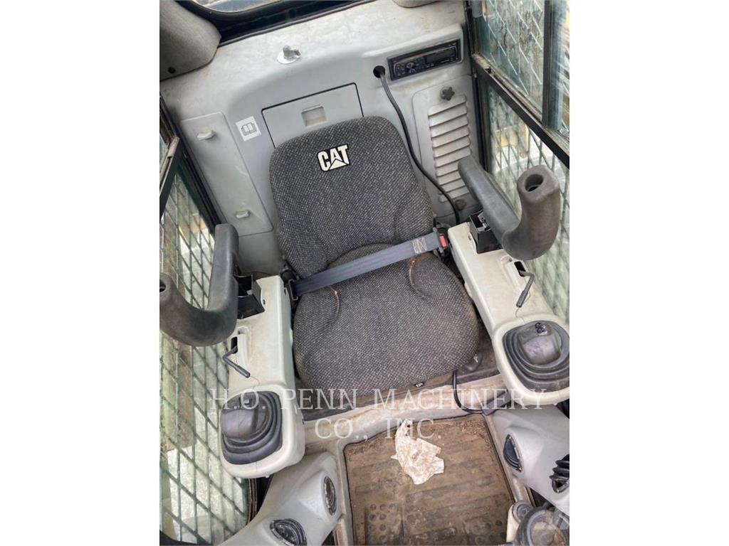 CAT 262 C スキッドステアローダー