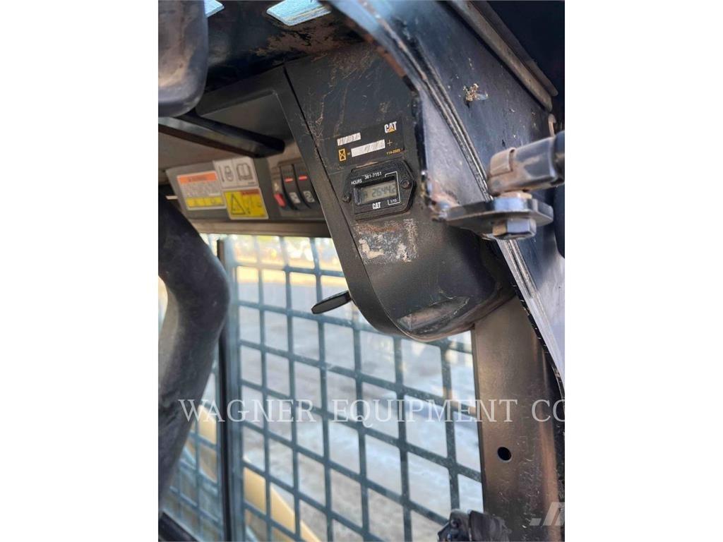 CAT 262B スキッドステアローダー