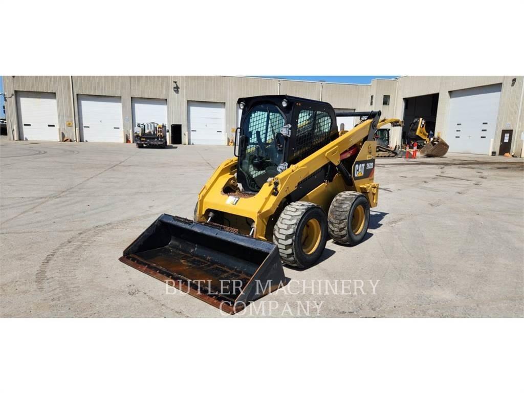 CAT 262D スキッドステアローダー