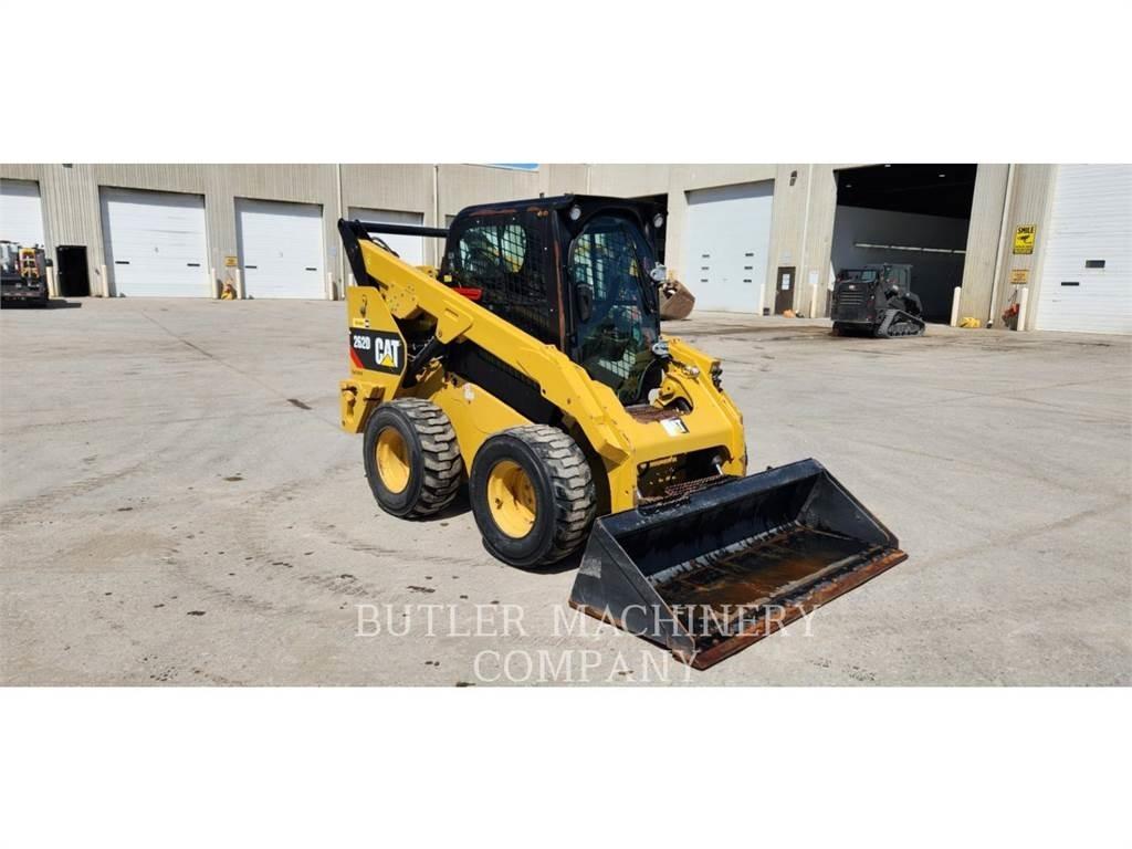 CAT 262D スキッドステアローダー