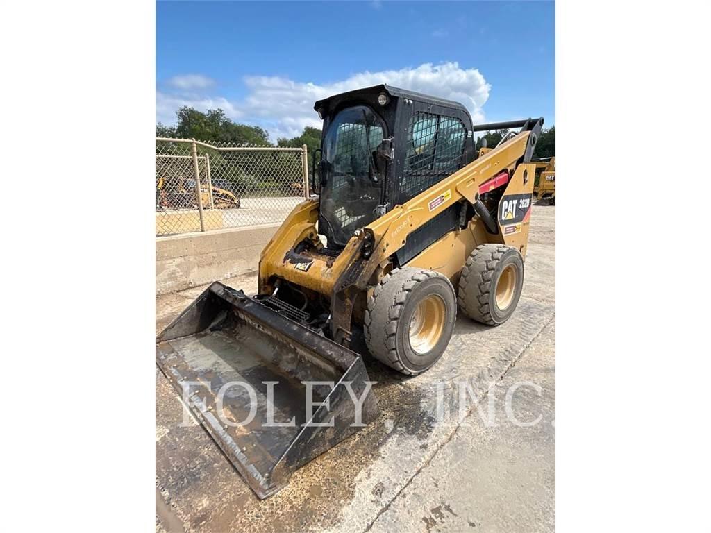 CAT 262D スキッドステアローダー