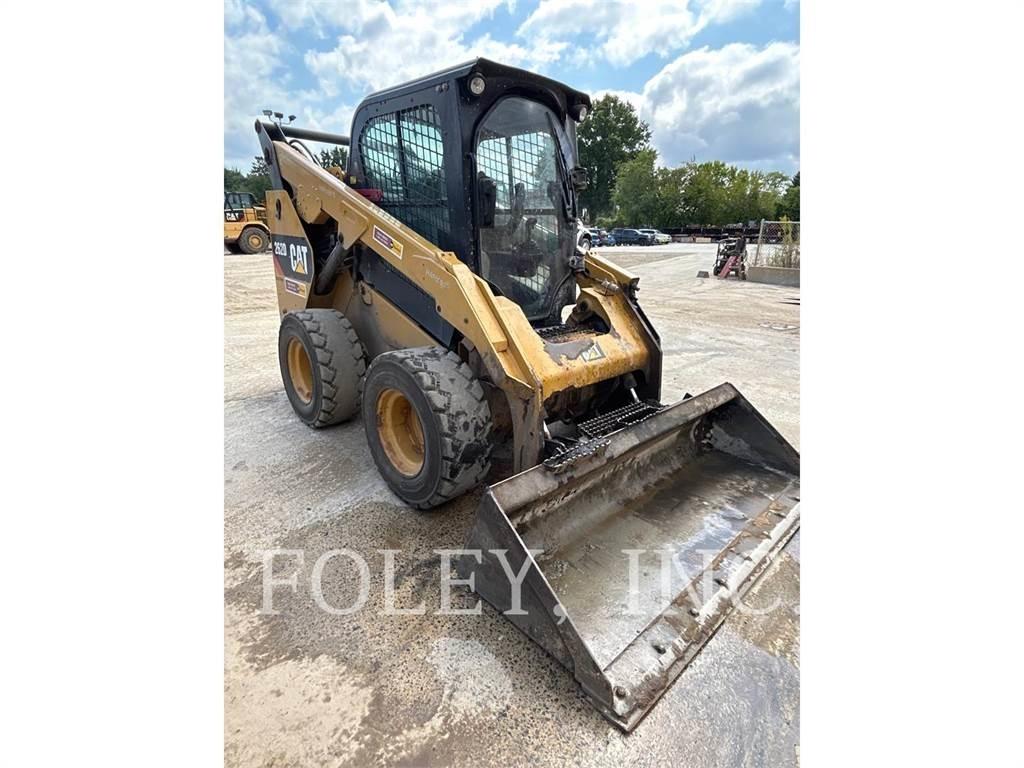 CAT 262D スキッドステアローダー