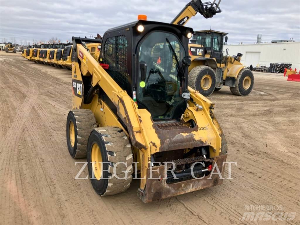 CAT 262D スキッドステアローダー