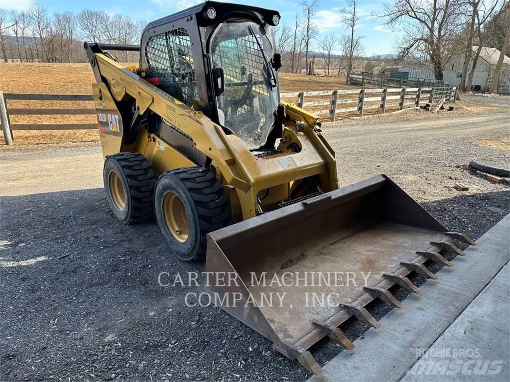 CAT 262D スキッドステアローダー