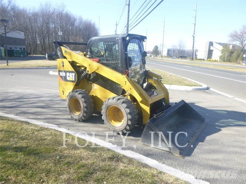 CAT 262D スキッドステアローダー