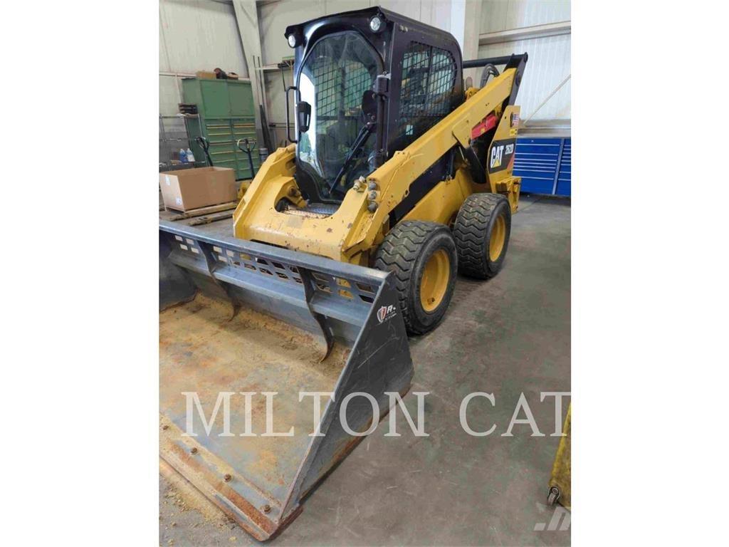 CAT 262D スキッドステアローダー