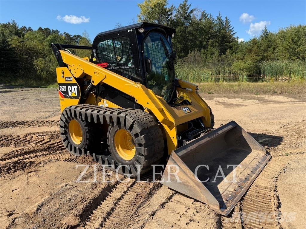CAT 262D スキッドステアローダー