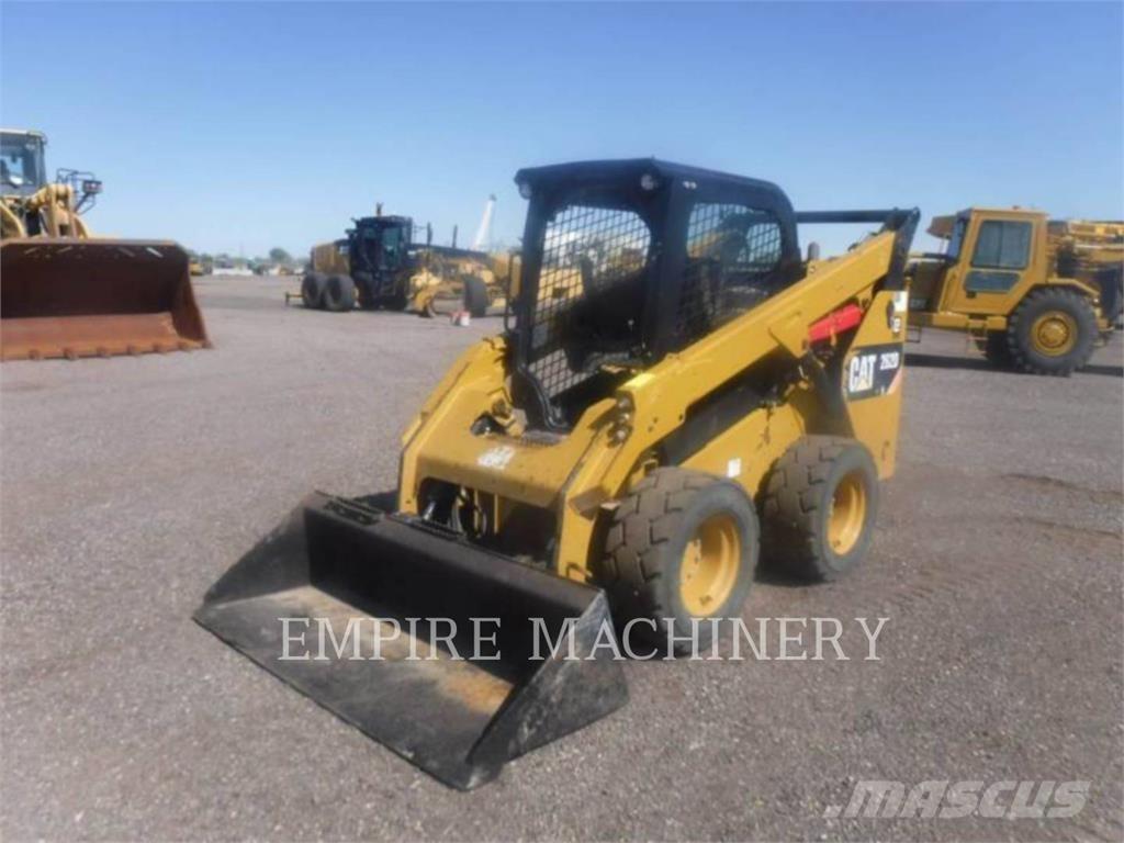 CAT 262D スキッドステアローダー