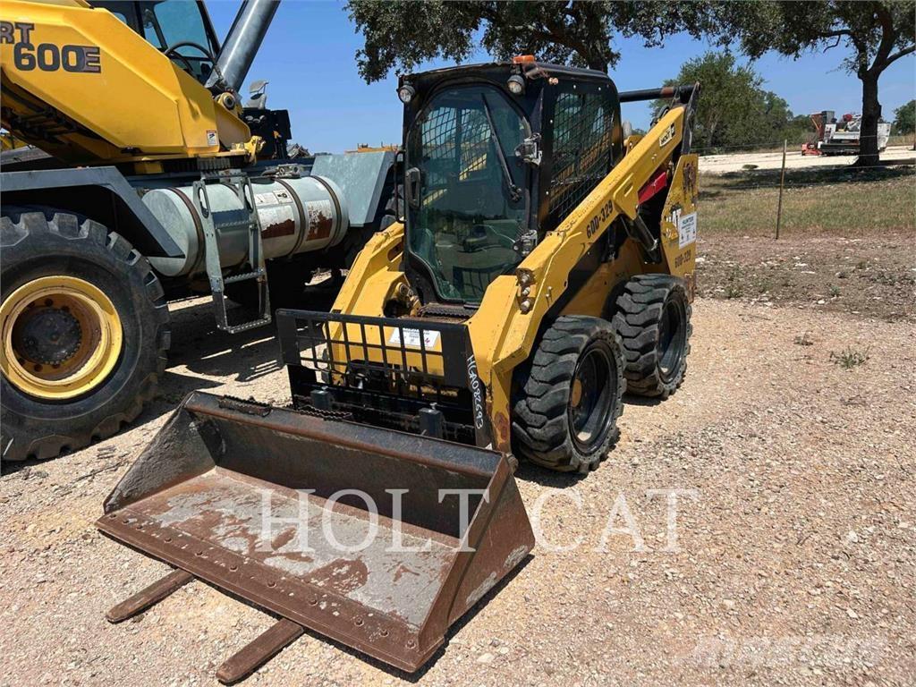 CAT 262D スキッドステアローダー
