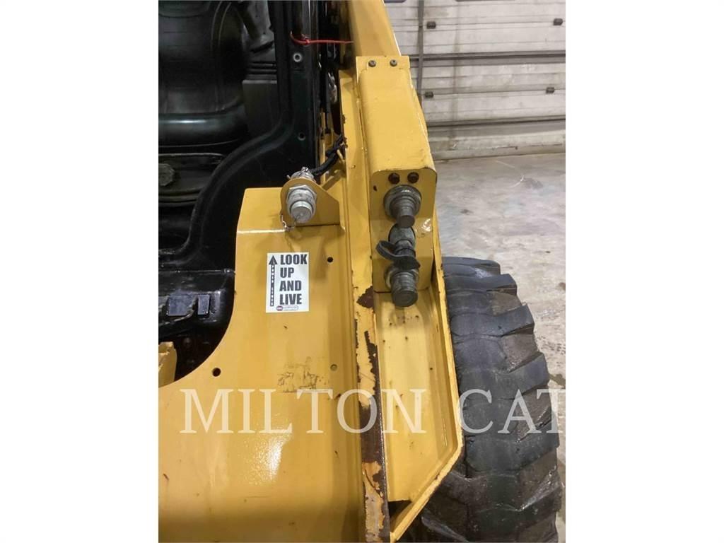 CAT 262D 3 スキッドステアローダー
