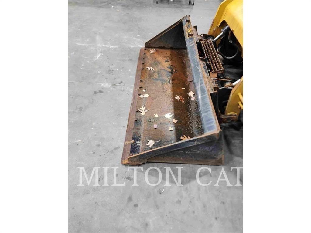 CAT 262D 3 スキッドステアローダー