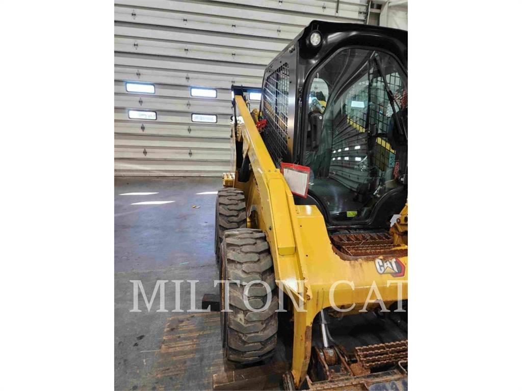 CAT 262D 3 スキッドステアローダー