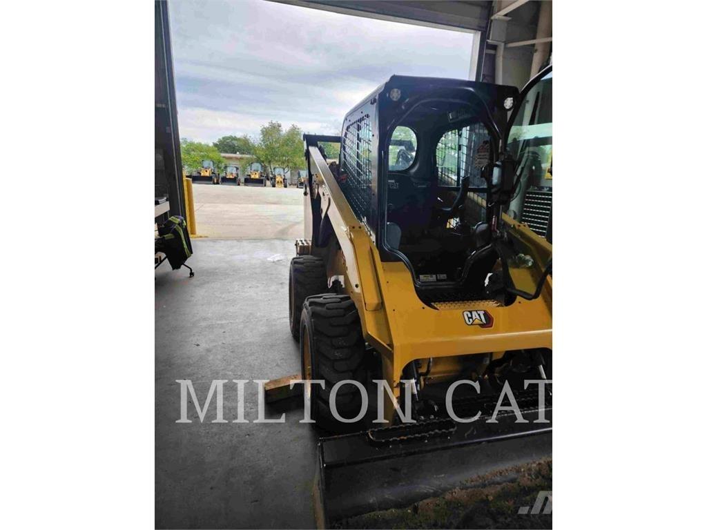 CAT 262D 3 スキッドステアローダー