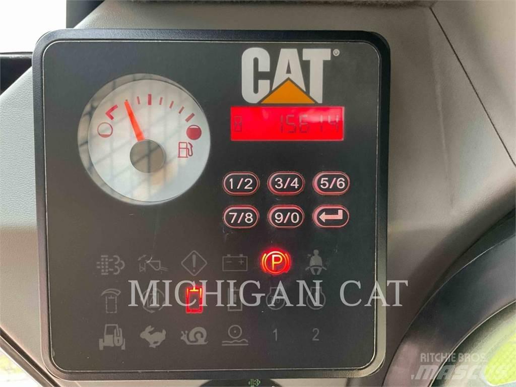 CAT 262D A2Q スキッドステアローダー