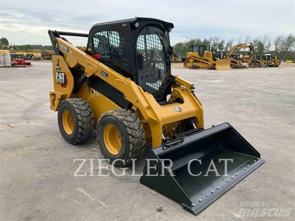 CAT 262D3 スキッドステアローダー