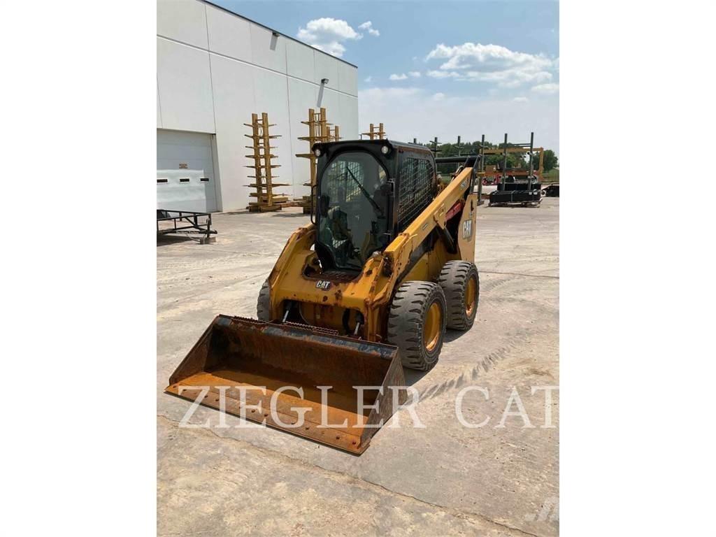 CAT 262D3 スキッドステアローダー