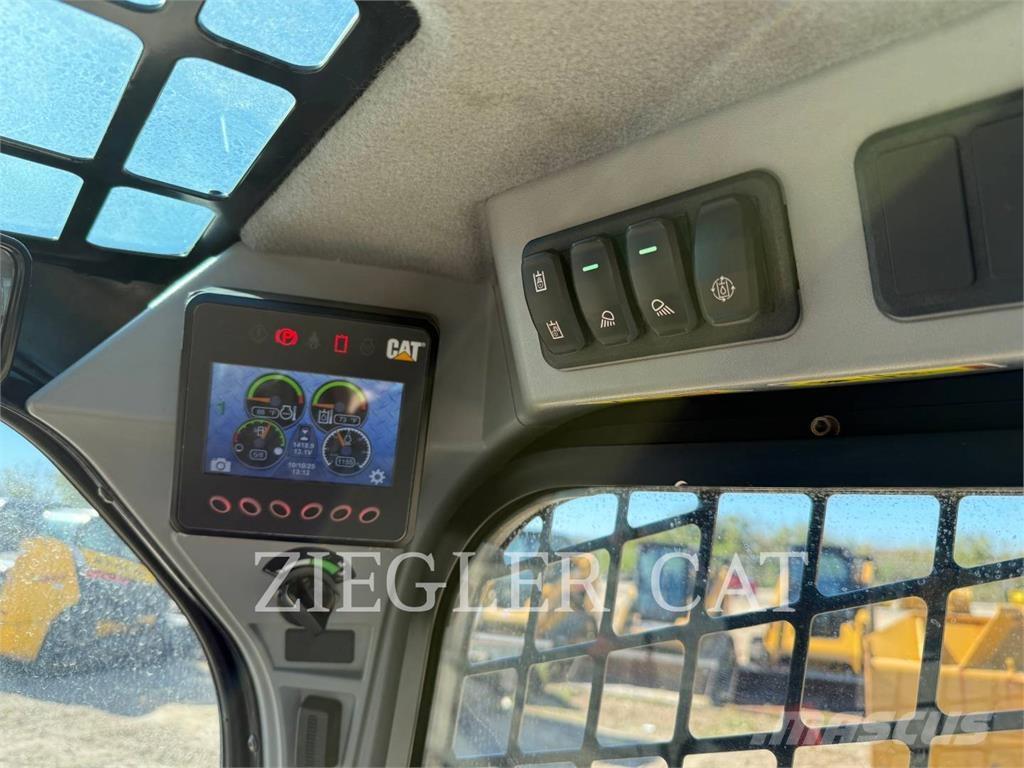 CAT 262D3 スキッドステアローダー