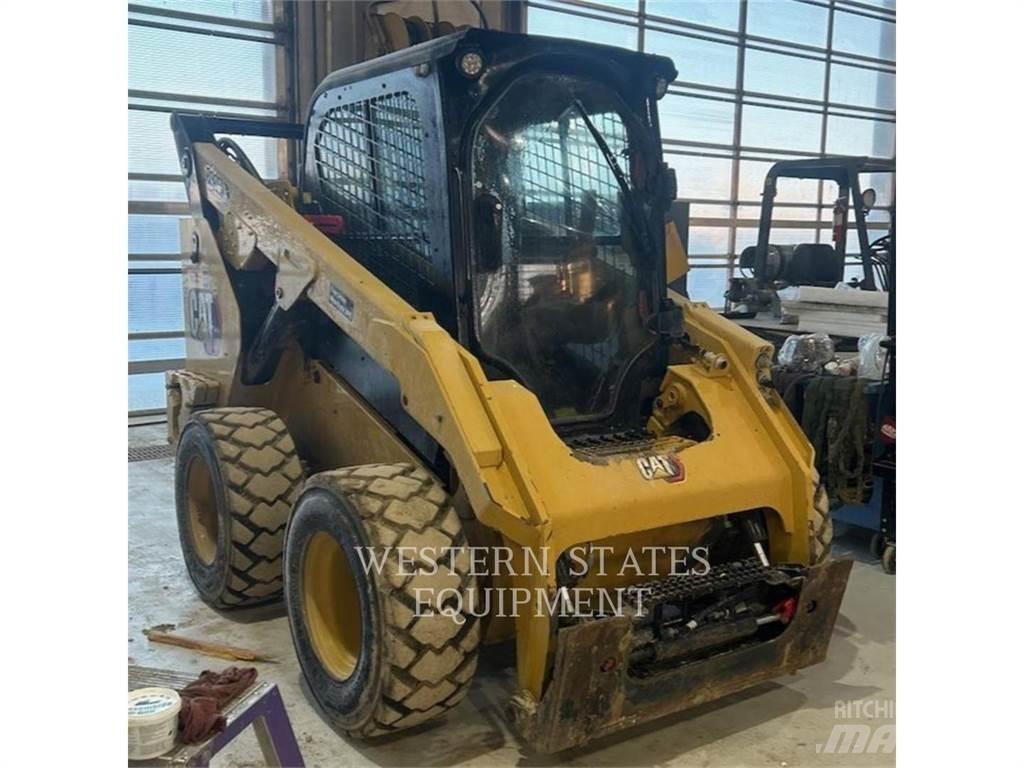 CAT 262D3 スキッドステアローダー