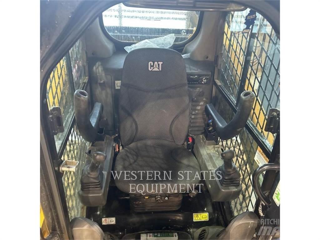 CAT 262D3 スキッドステアローダー