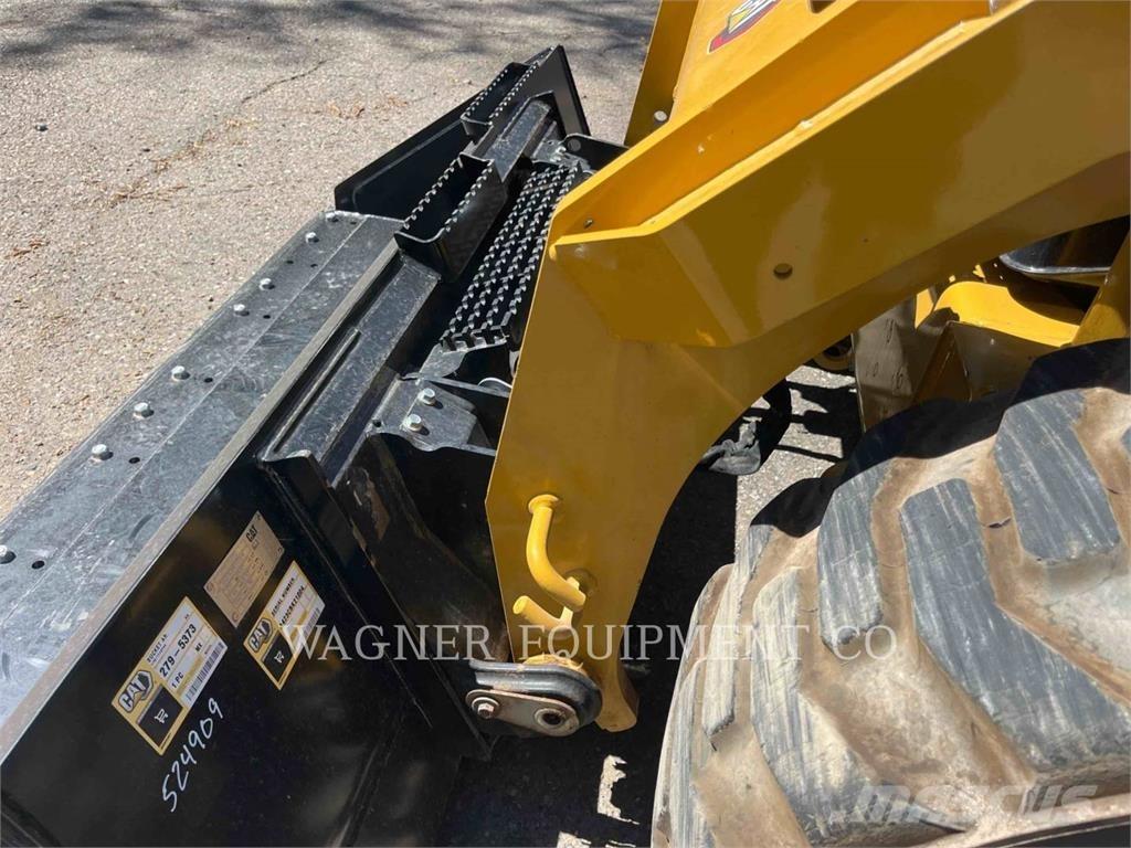 CAT 262D3 スキッドステアローダー