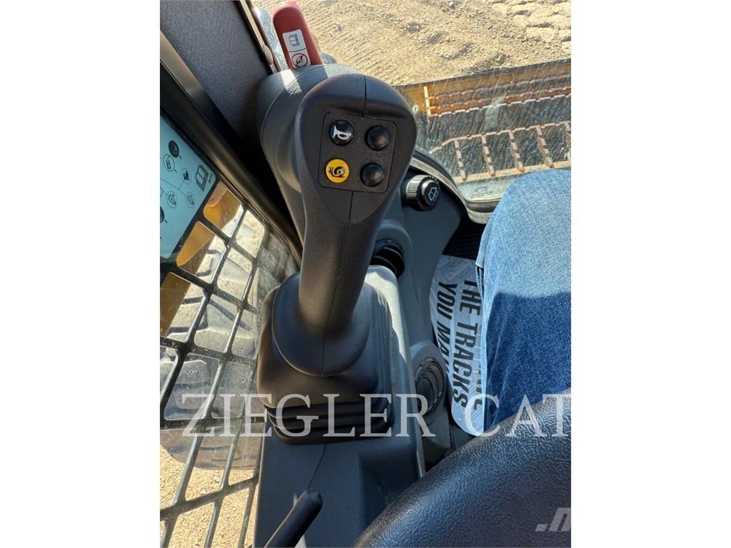 CAT 262D3 スキッドステアローダー