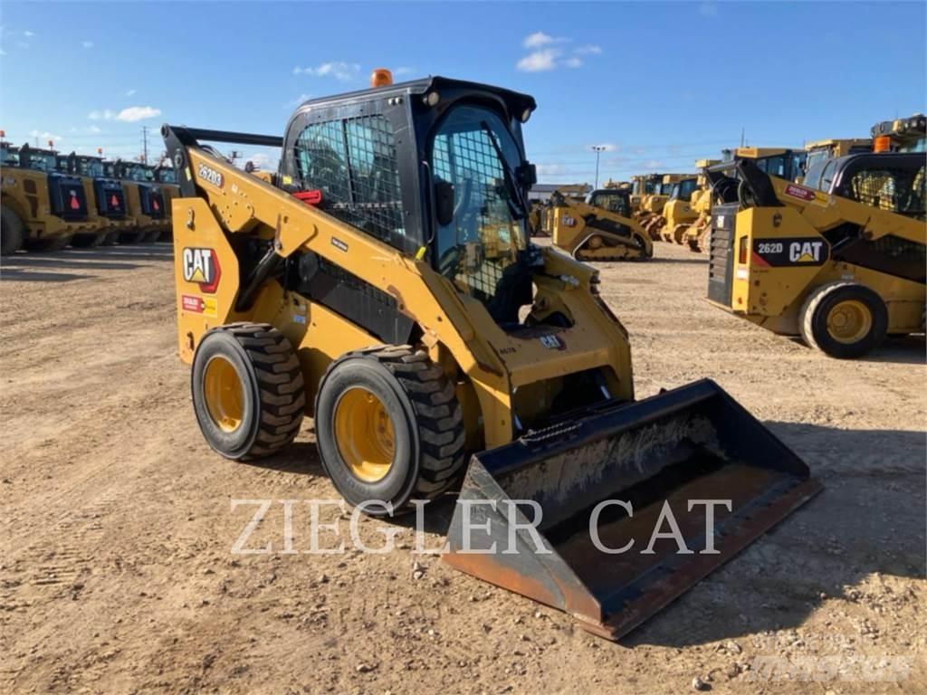 CAT 262D3 スキッドステアローダー