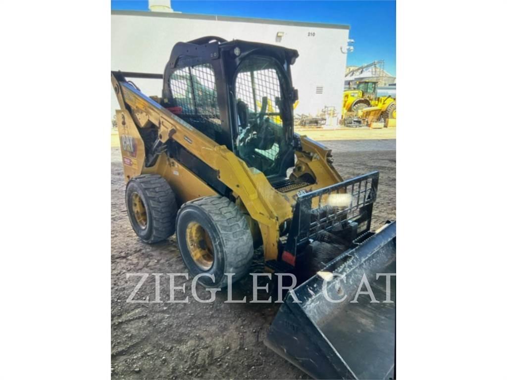 CAT 262D3 スキッドステアローダー