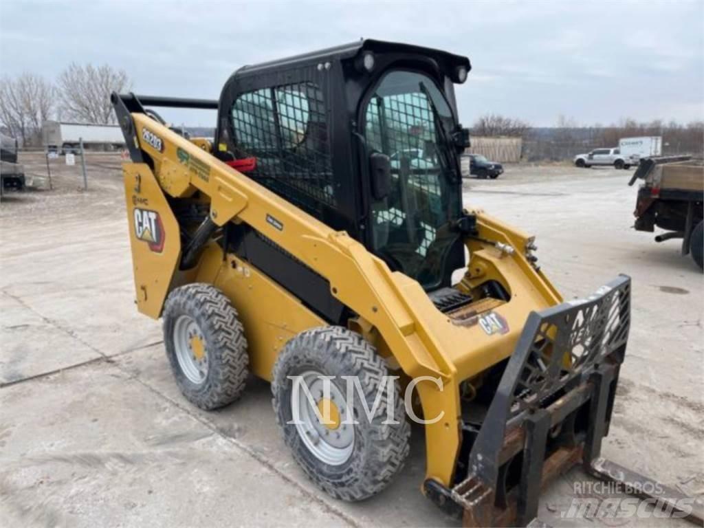 CAT 262D3 スキッドステアローダー