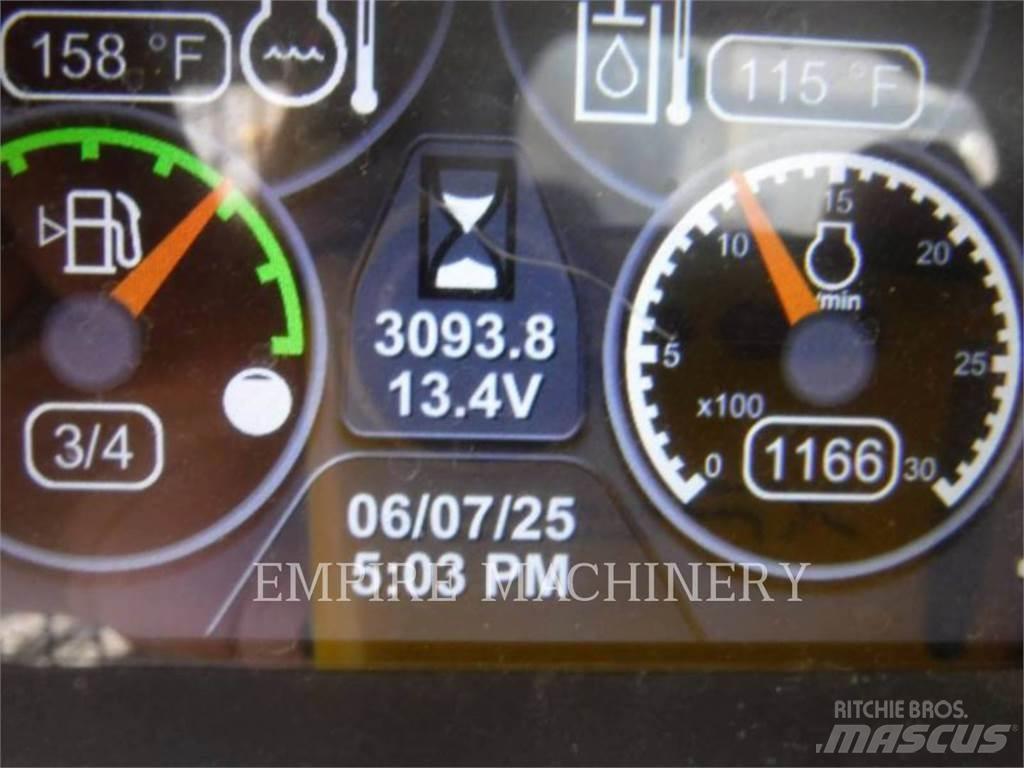 CAT 262D3 スキッドステアローダー
